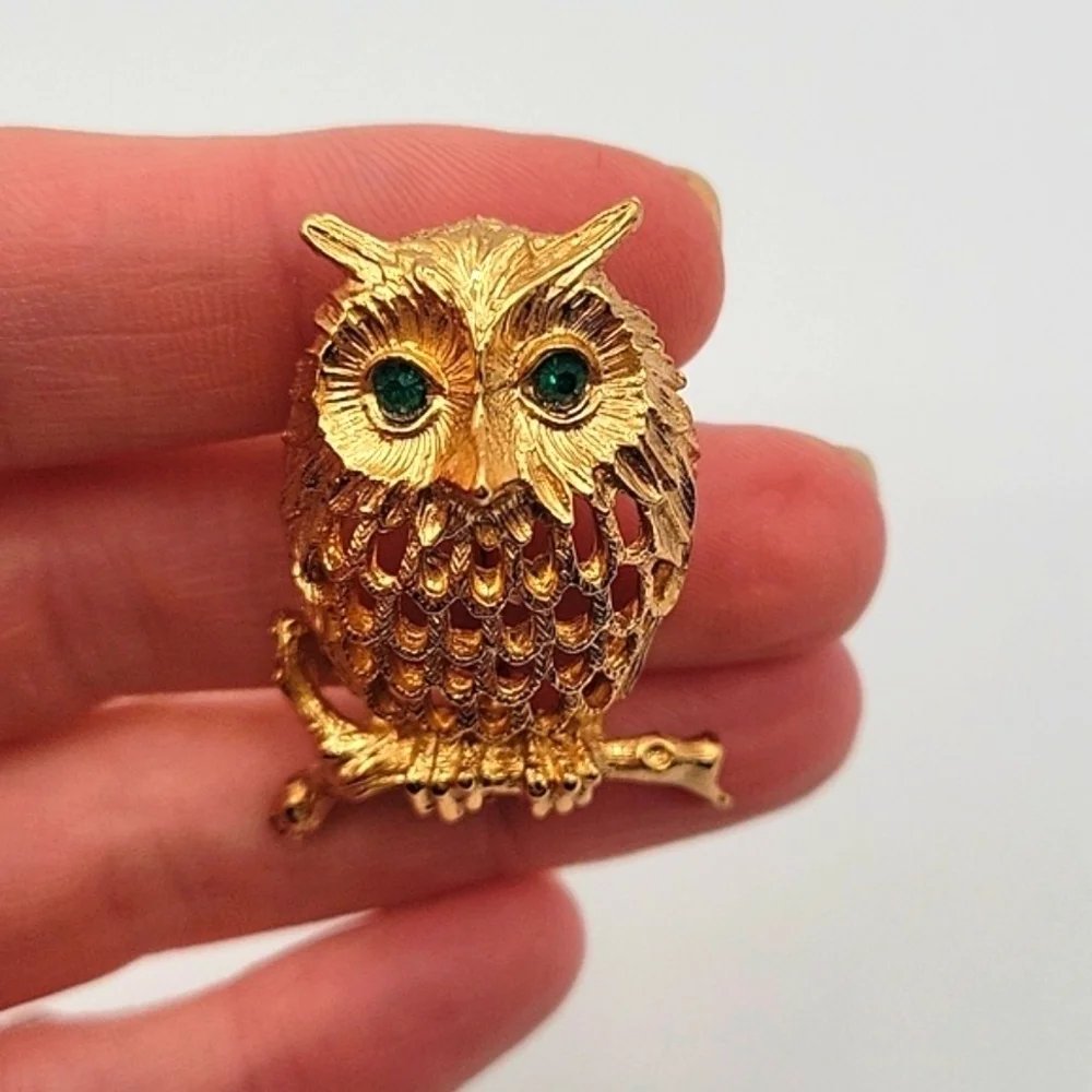 NAPIER Owl Brooch Vintage Gold Tone Rhinestones - Picture 4 of 6
